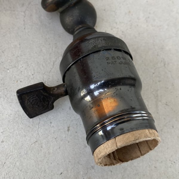 画像7: VINTAGE ANTIQUE LAMP LIGHT WALL LAMP JAPANNED HUBBELL ヴィンテージ アンティーク ジャパンド ウォールランプ 壁付け照明 ブラケットランプ / ジャパンカラー コレクタブル 店舗什器 アメリカ 15 (7)