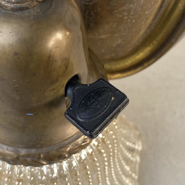 画像9: VINTAGE ANTIQUE LAMP LIGHT WALL LAMP ヴィンテージ アンティーク ライト ウォールランプ 壁付け照明 ブラケットランプ / ランプ ガラスシェード ブラス 真鍮 E26 店舗什器 アメリカ USA 16 (9)