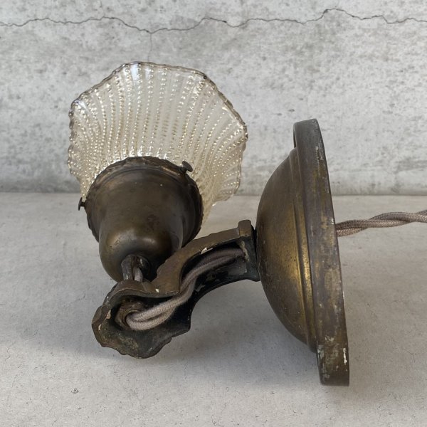 画像4: VINTAGE ANTIQUE LAMP LIGHT WALL LAMP ヴィンテージ アンティーク ライト ウォールランプ 壁付け照明 ブラケットランプ / ランプ ガラスシェード ブラス 真鍮 E26 店舗什器 アメリカ USA 16 (4)