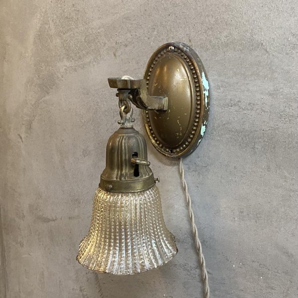 画像1: VINTAGE ANTIQUE LAMP LIGHT WALL LAMP ヴィンテージ アンティーク ライト ウォールランプ 壁付け照明 ブラケットランプ / ランプ ガラスシェード 真鍮 店舗什器 アメリカ USA 17 (1)