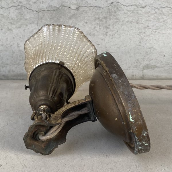 画像4: VINTAGE ANTIQUE LAMP LIGHT WALL LAMP ヴィンテージ アンティーク ライト ウォールランプ 壁付け照明 ブラケットランプ / ランプ ガラスシェード ブラス 真鍮 E26 店舗什器 アメリカ USA 17 (4)