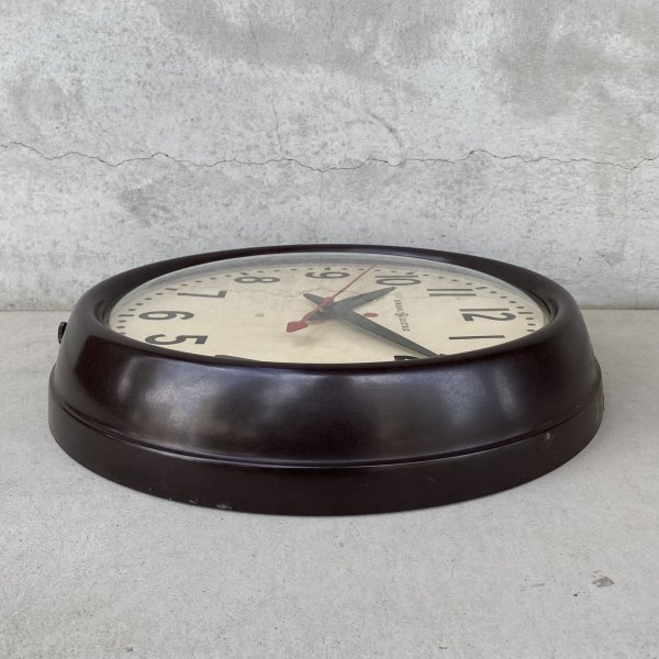 画像6: VINTAGE ANTIQUE GENERAL ELECTRIC WALL CLOCK GE ヴィンテージ アンティーク ウォールクロック ゼネラルエレクトリック 壁掛け時計 / スクールクロック ベークライト 焦げ茶 丸型 店舗什器 アメリカ (3) (6)
