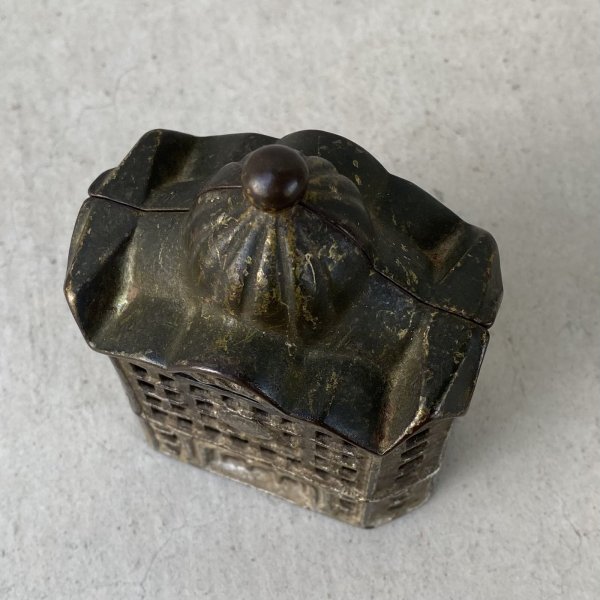 画像5: VINTAGE ANTIQUE BANK BUILDING CAST IRON ヴィンテージ アンティーク コインバンク 貯金箱 オブジェ 置物 / コレクタブル ディスプレイ キャストアイアン 鋳物 アメリカ (1) (5)