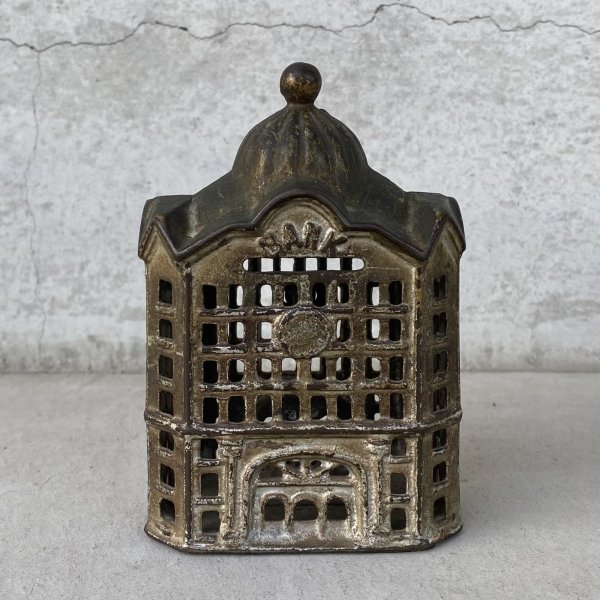 画像1: VINTAGE ANTIQUE BANK BUILDING CAST IRON ヴィンテージ アンティーク コインバンク 貯金箱 オブジェ 置物 / コレクタブル ディスプレイ キャストアイアン 鋳物 アメリカ (1) (1)