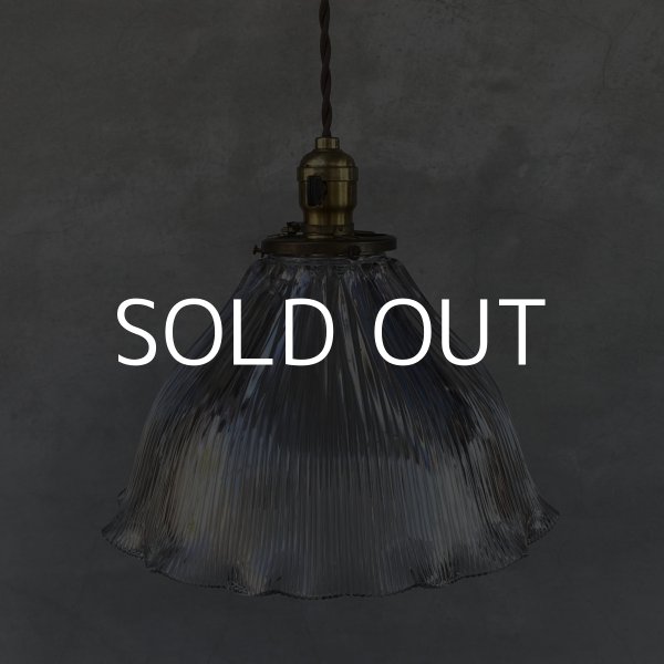 画像2: VINTAGE ANTIQUE HOLOPHANE LAMP ヴィンテージ アンティーク ホロフェーンランプ 天井照明 シーリングランプ / ライト ガラスシェード 店舗什器 アメリカ (2) (2)