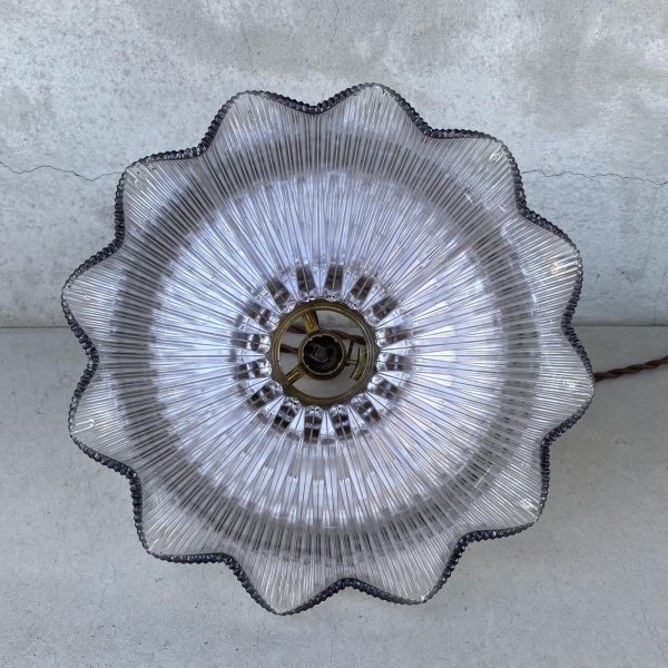 画像4: VINTAGE ANTIQUE HOLOPHANE LAMP ヴィンテージ アンティーク ホロフェーンランプ 天井照明 シーリングランプ / ライト ガラスシェード 店舗什器 アメリカ (1) (4)