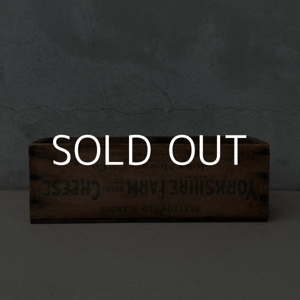 画像2: VINTAGE ANTIQUE WOOD CRATE WOODEN BOX YORKSHIRE FARM CHEESE ヴィンテージ アンティーク ウッドボックス 木箱 チーズ / コレクタブル 収納 ケース 店舗什器 アメリカ USA  (2)