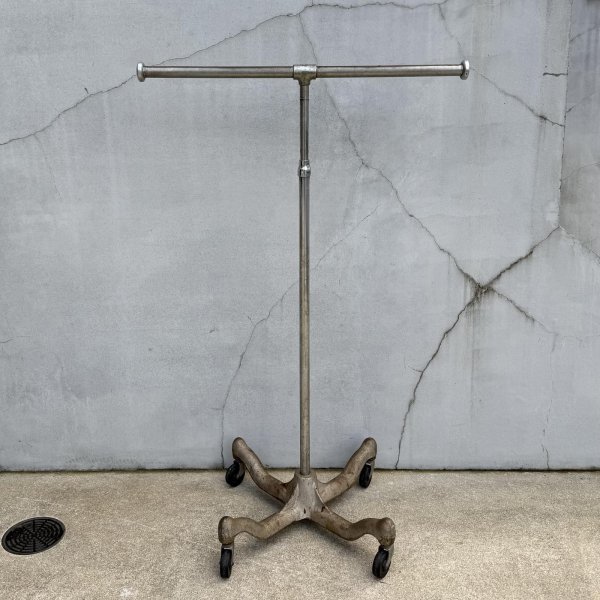 画像1: VINTAGE ANTIQUE CLOTHING RACK ヴィンテージ アンティーク クロージングラック Tハンガーラック / T型 T字 Tバー コレクタブル ディスプレイ 家具 服屋 店舗 什器 アメリカ (1)