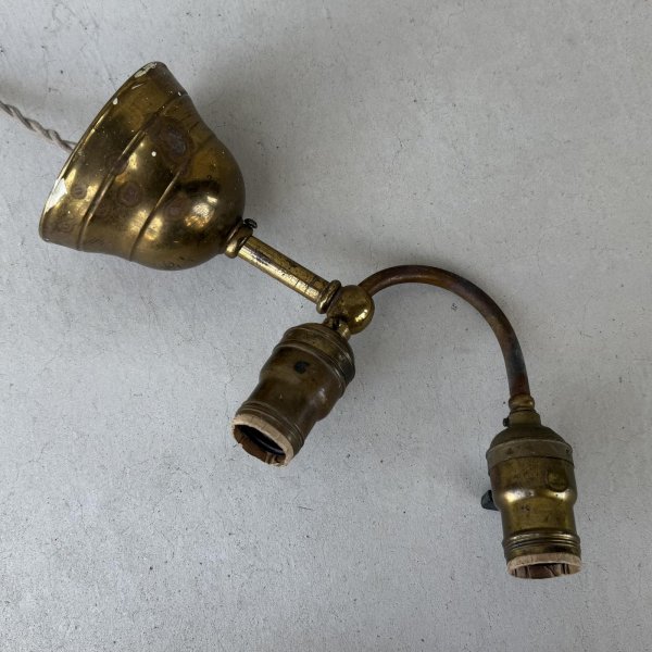 画像2: VINTAGE ANTIQUE LAMP LIGHT WALL LAMP ヴィンテージ アンティーク ライト ウォールランプ 壁付け照明 ブラケットランプ 2灯 / ランプ ブラス 真鍮 E26 店舗什器 アメリカ USA (2) (2)