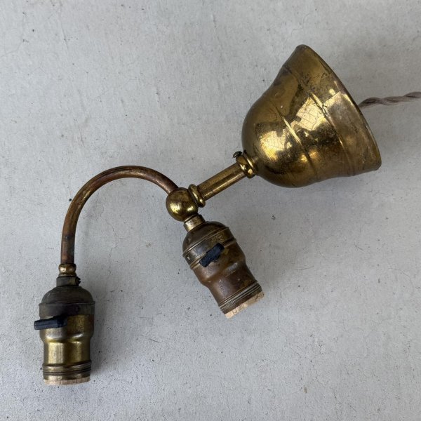 画像3: VINTAGE ANTIQUE LAMP LIGHT WALL LAMP ヴィンテージ アンティーク ライト ウォールランプ 壁付け照明 ブラケットランプ 2灯 / ランプ ブラス 真鍮 E26 店舗什器 アメリカ USA (2) (3)