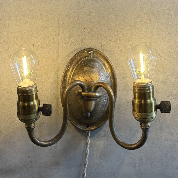 画像9: VINTAGE ANTIQUE LAMP LIGHT WALL LAMP ヴィンテージ アンティーク ライト ウォールランプ 壁付け照明 ブラケットランプ 2灯 / ランプ ブラス 真鍮 E26 店舗什器 アメリカ USA (3) (9)