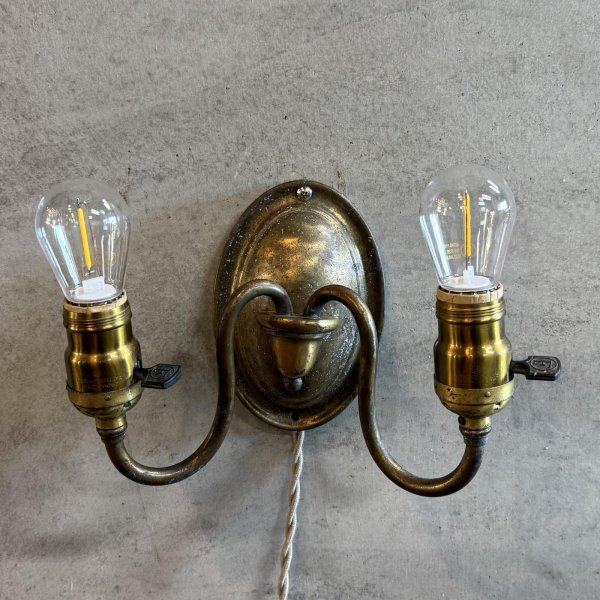 画像1: VINTAGE ANTIQUE LAMP LIGHT WALL LAMP ヴィンテージ アンティーク ライト ウォールランプ 壁付け照明 ブラケットランプ 2灯 / ランプ ブラス 真鍮 E26 店舗什器 アメリカ USA (3) (1)