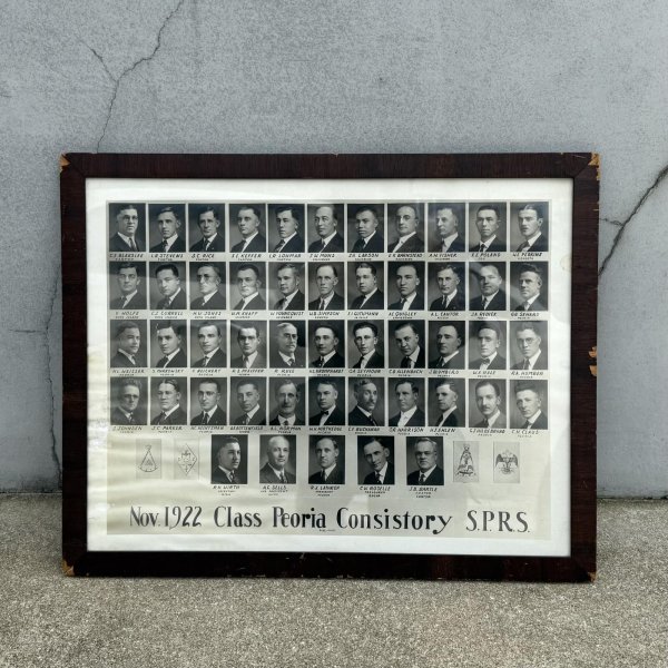 画像1: VINTAGE ANTIQUE 1922 CLASS PRORIA CONSISTORY S.P.R.S ヴィンテージ アンティーク フリーメイソン 集合写真 / ウォールインテリア コレクタブル フレーム 壁掛け 額装 木製 20'S アメリカ (1)