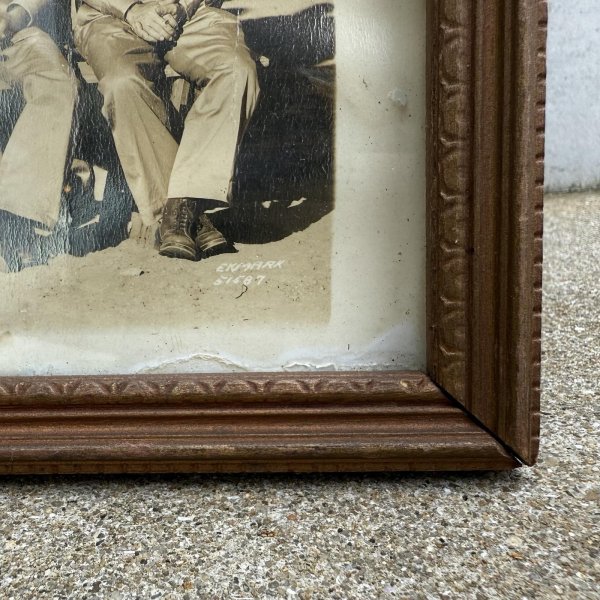 画像7: VINTAGE ANTIQUE  MILITARY PHOTOS U.S.ARMY ヴィンテージ アンティーク ミリタリーフォト 集合写真 / モノクロ ウォールインテリア コレクタブル フレーム 壁掛け 額装 木製 WW2 アメリカ (7)