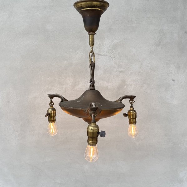 画像9: VINTAGE ANTIQUE LIGHT  ヴィンテージ アンティーク シャンデリア 吊り下げライト シーリングランプ 天井照明 / 3灯 ライト ペンダントライト 真鍮 E26 店舗什器 アメリカ USA (1) (9)