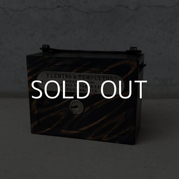 画像1: VINTAGE ANTIQUE COIN BANK W.F.BURNS CO. JAPANNED ヴィンテージ アンティーク コインバンク マネーバンク 貯金箱 ジャパンド ジャパンフィニッシュ / コレクタブル オブジェ インテリア ノベルティー 銀行 アメリカ (1) (1)