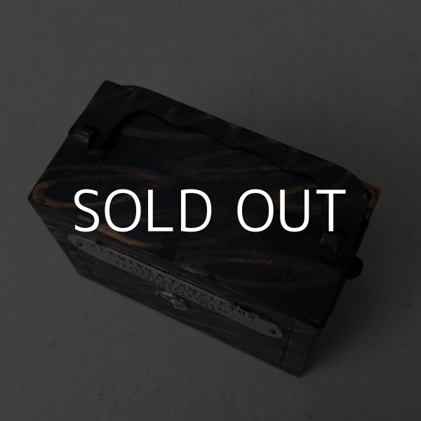 画像5: VINTAGE ANTIQUE COIN BANK W.F.BURNS CO. JAPANNED ヴィンテージ アンティーク コインバンク マネーバンク 貯金箱 ジャパンド ジャパンフィニッシュ / コレクタブル オブジェ インテリア ノベルティー 銀行 アメリカ (1) (5)