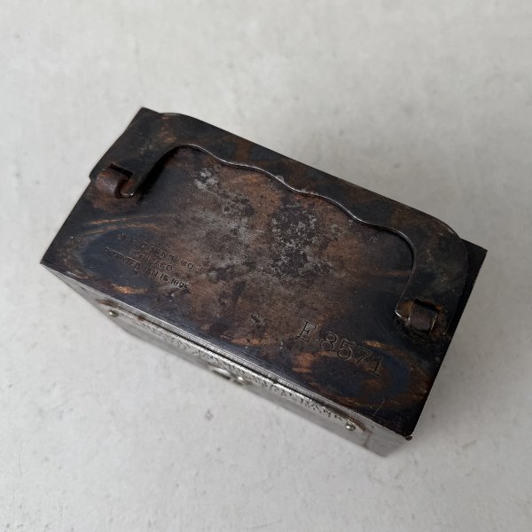 画像5: VINTAGE ANTIQUE COIN BANK JAPANNED W.F.BURNS CO. ヴィンテージ アンティーク コインバンク マネーバンク 貯金箱 ジャパンド ジャパンフィニッシュ / コレクタブル オブジェ インテリア ノベルティー 銀行 アメリカ USA (3) (5)