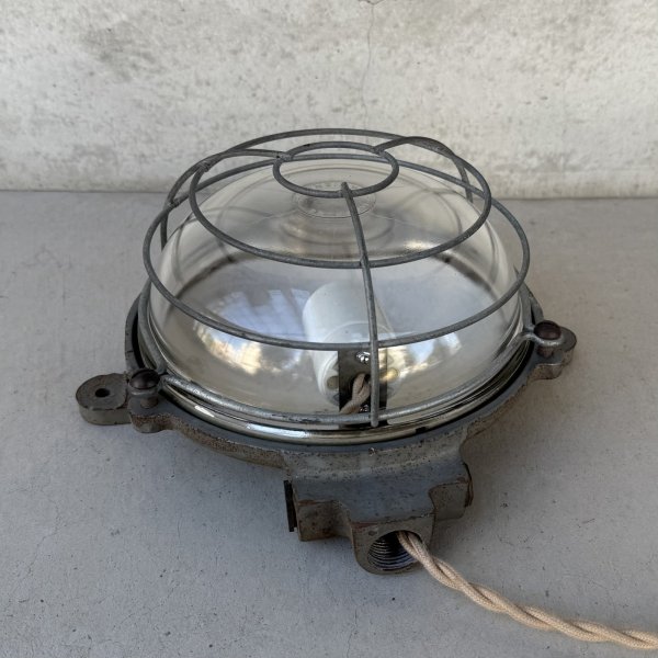 画像3: VINTAGE ANTIQUE LIGHT CAPSULE LAMP MAPELEC AMIENS ヴィンテージ アンティーク ライト カプセルランプ マリンランプ ウォールランプ 壁付け照明  天井照明 / インダストリアル  鋳物 E26 工業用 店舗什器 フランス (3)