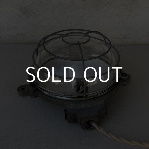 画像3: VINTAGE ANTIQUE LIGHT CAPSULE LAMP MAPELEC AMIENS ヴィンテージ アンティーク ライト カプセルランプ マリンランプ ウォールランプ 壁付け照明  天井照明 / インダストリアル  鋳物 E26 工業用 店舗什器 フランス (3)