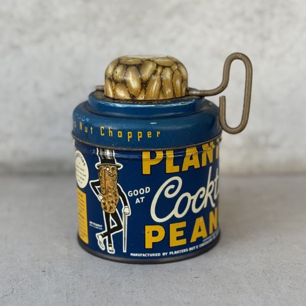画像1: VINTAGE ANTIQUE PLANTERS MR PEANUT TIN CAN ヴィンテージ アンティーク ミスターピーナッツ ティン 缶 / コレクタブル アドバタイジング ボックス 箱 小物入れ 筒型  ナッツチョッパー 雑貨 企業物 アメリカ (1)