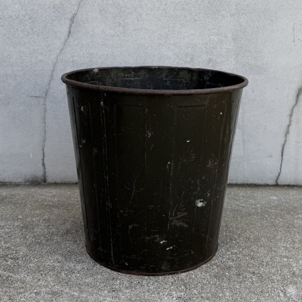 画像2: VINTAGE ANTIQUE TRASH CAN BUCKET ヴィンテージ アンティーク ゴミ箱 ダストボックス バケツ / 缶 インダストリアル 収納 カーキ 店舗什器 アメリカ (1) (2)