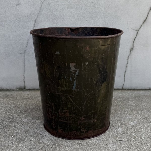 画像2: VINTAGE ANTIQUE TRASH CAN BUCKET ヴィンテージ アンティーク ゴミ箱 ダストボックス バケツ / 缶 インダストリアル 収納 カーキ 店舗什器 アメリカ (2) (2)