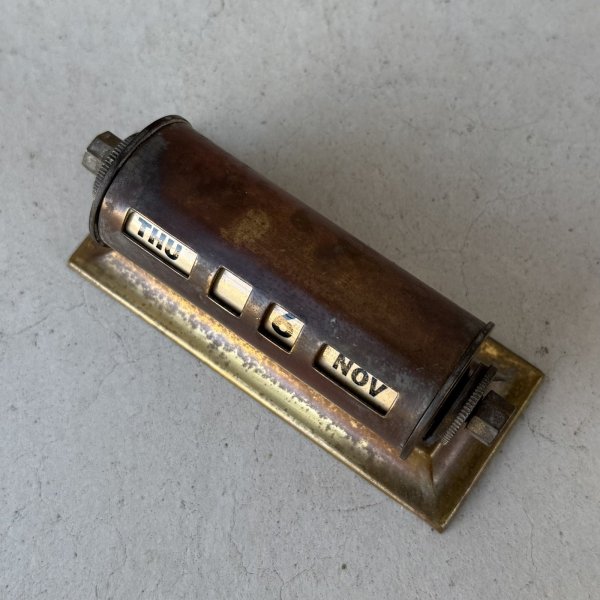 画像6: VINTAGE ANTIQUE CALENDAR ヴィンテージ アンティーク 万年カレンダー 卓上カレンダー / コレクタブル インテリア ブラス 文具 真鍮 雑貨 小物 アメリカ USA (1) (6)