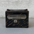 画像2: VINTAGE ANTIQUE COIN BANK JAPANNED W.F.BURNS CO. ヴィンテージ アンティーク コインバンク マネーバンク 貯金箱 ジャパンド ジャパンフィニッシュ / コレクタブル オブジェ インテリア ノベルティー 銀行 アメリカ USA (4) (2)