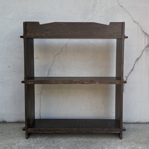画像2: ANTIQUE VINTAGE アンティーク ヴィンテージ 昭和レトロ 古道具 くさび棚 楔棚 本棚 / 木製 収納 3段 棚 家具 古家具 古民家 蔵 うぶだし (2)