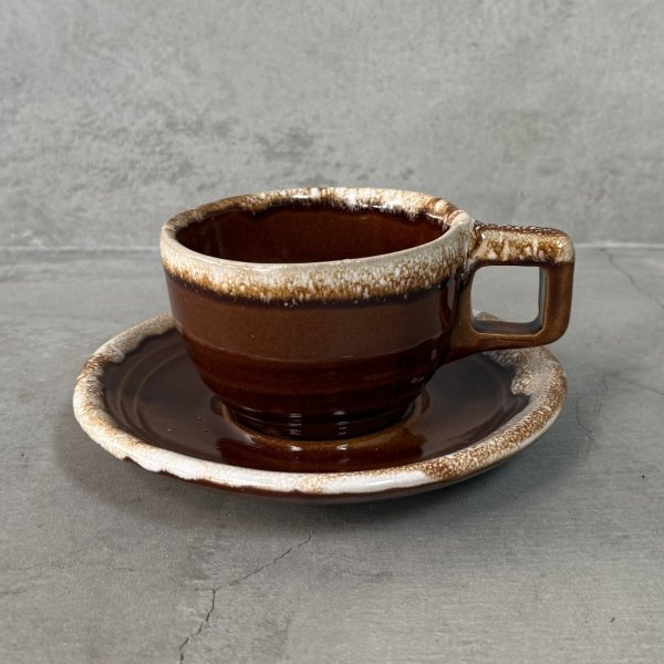 画像1: VINTAGE ANTIQUE CUP AND SAUCER ヴィンテージ アンティーク カップ＆ソーサー マグ 食器 陶器 / コーヒーカップ ブラウン 茶色 カフェ 喫茶店 店舗什器 アメリカ a (1)