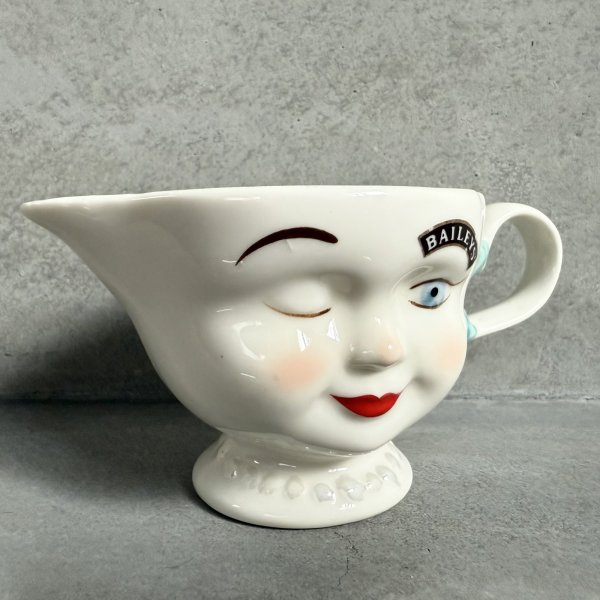 画像7: VINTAGE ANTIQUE BAILEYS CREAMER ヴィンテージ アンティーク ベイリーズ フェイスカップ クリーマー ウィンキング / コレクタブル オブジェ マグカップ ノベルティ 1996年限定 陶器 食器 雑貨 C (7)