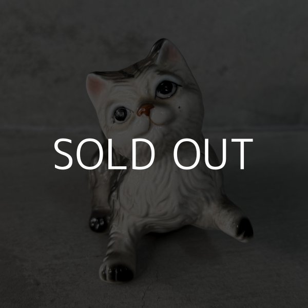 画像2: VINTAGE ANTIQUE CAT FIGURINE ヴィンテージ アンティーク 猫 ネコ オブジェ 陶器 / コレクタブル インテリア 子猫 置物 雑貨 3匹 セット アメリカ  (2)