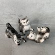 画像1: VINTAGE ANTIQUE CAT FIGURINE ヴィンテージ アンティーク 猫 ネコ オブジェ 陶器 / コレクタブル インテリア 子猫 置物 雑貨 3匹 セット アメリカ  (1)