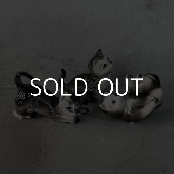 画像6: VINTAGE ANTIQUE CAT FIGURINE ヴィンテージ アンティーク 猫 ネコ オブジェ 陶器 / コレクタブル インテリア 子猫 置物 雑貨 3匹 セット アメリカ  (6)