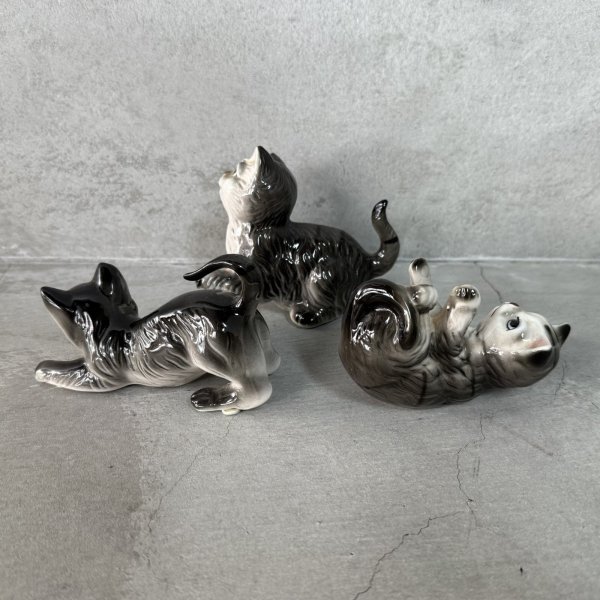 画像7: VINTAGE ANTIQUE CAT FIGURINE ヴィンテージ アンティーク 猫 ネコ オブジェ 陶器 / コレクタブル インテリア 子猫 置物 雑貨 3匹 セット アメリカ  (7)