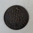 画像1: VINTAGE ANTIQUE FREEPORT PLATE ヴィンテージ アンティーク 車両登録税 プレート ナンバープレート ライセンスプレート / インダストリアル モーター系 ガレージ ディスプレイ 車 1925年 アメリカ (1)
