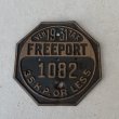 画像1: VINTAGE ANTIQUE FREEPORT PLATE ヴィンテージ アンティーク 車両登録税 プレート ナンバープレート ライセンスプレート / インダストリアル モーター系 ガレージ ディスプレイ 車 1931年 アメリカ (1)