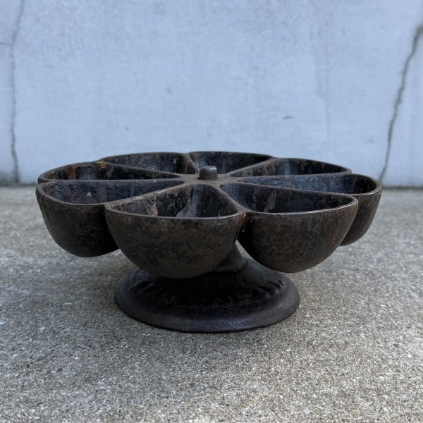 画像2: VINTAGE ANTIQUE STAR NAIL CUP ヴィンテージ アンティーク ネイルカップ 釘入れ / ディスプレイ インダストリアル 小物入れ パーツ入れ キャストアイアン 鋳物 店舗什器 アメリカ b (2)