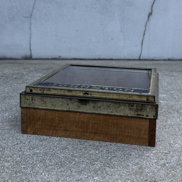 画像2: VINTAGE ANTIQUE JOHNSTON BISCUIT SHOWCASE ヴィンテージ アンティーク ショーケース ビスケット / ディスプレイ ケース 箱 陳列 小物入れ 店舗什器 アメリカ (2)