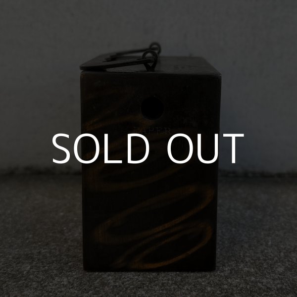 画像4: VINTAGE ANTIQUE COIN BANK JAPANNED W.F.BURNS CO. ヴィンテージ アンティーク コインバンク マネーバンク 貯金箱 ジャパンド ジャパンフィニッシュ / コレクタブル オブジェ インテリア ノベルティー 銀行 アメリカ USA (5) (4)