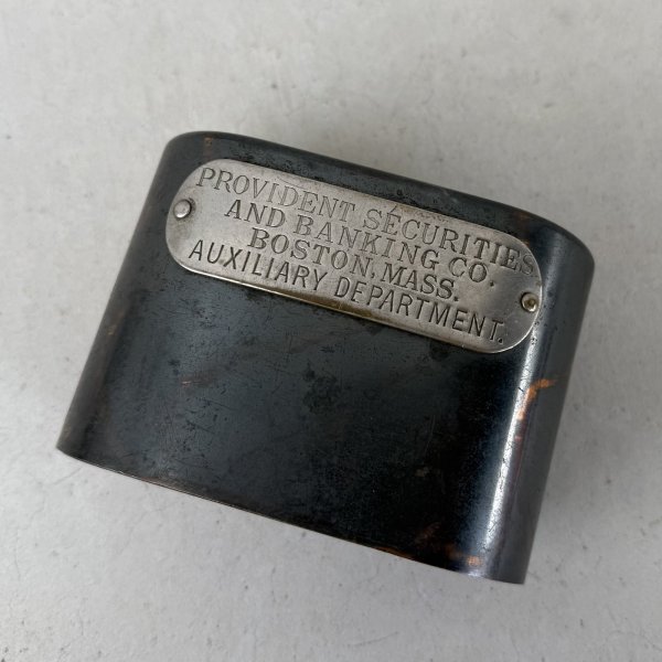 画像9: VINTAGE ANTIQUE COIN BANK JAPANNED CO BURNS ヴィンテージ アンティーク コインバンク マネーバンク 貯金箱 ジャパンド ジャパンフィニッシュ / コレクタブル オブジェ インテリア ノベルティー 銀行 アメリカ USA (6) (9)