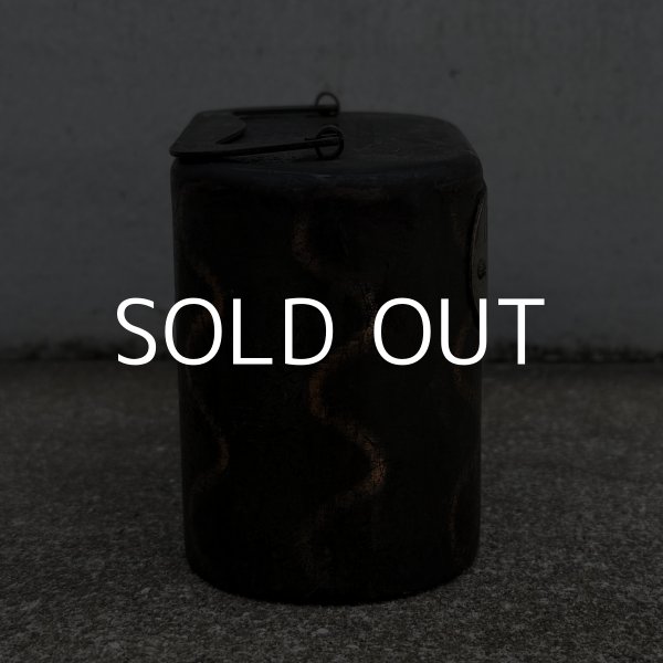 画像4: VINTAGE ANTIQUE COIN BANK JAPANNED BURNS ヴィンテージ アンティーク コインバンク マネーバンク 貯金箱 ジャパンド ジャパンフィニッシュ / コレクタブル オブジェ インテリア ノベルティー 銀行 アメリカ USA (8) (4)