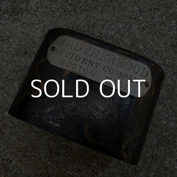 画像9: VINTAGE ANTIQUE COIN BANK JAPANNED BURNS ヴィンテージ アンティーク コインバンク マネーバンク 貯金箱 ジャパンド ジャパンフィニッシュ / コレクタブル オブジェ インテリア ノベルティー 銀行 アメリカ USA (8) (9)