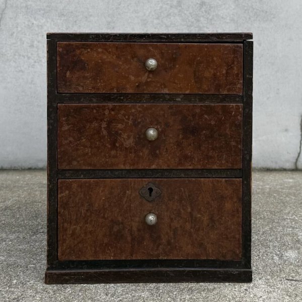 画像2: アンティーク 昭和レトロ 古道具 小引き出し 棚 チェスト / 木製 収納 三段 家具 小物入れ ケース 古民家 蔵 うぶだし 日本 (2)