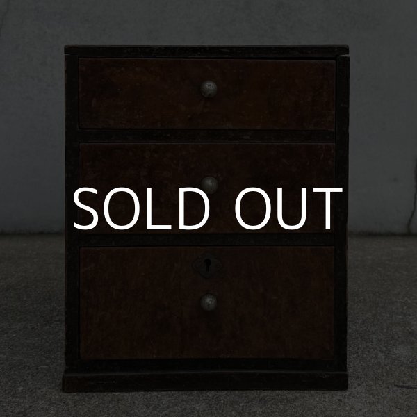 画像2: アンティーク 昭和レトロ 古道具 小引き出し 棚 チェスト / 木製 収納 三段 家具 小物入れ ケース 古民家 蔵 うぶだし 日本 (2)