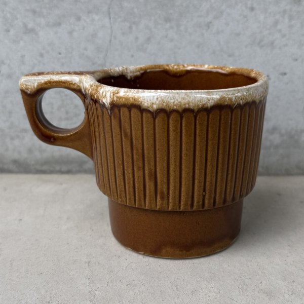 画像2: VINTAGE ANTIQUE POTTERY MUGCUP ヴィンテージ アンティーク マグカップ コップ 食器 陶器 / コーヒーカップ  ブラウン 茶色 楓 カフェ 喫茶店 店舗什器 アメリカ f (2)