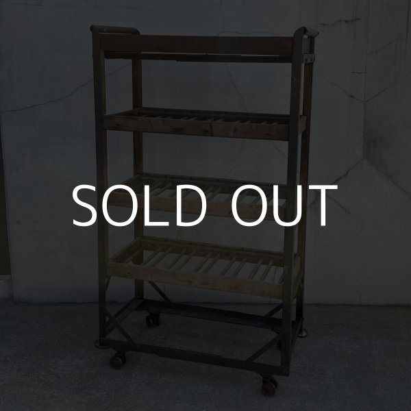 画像2: VINTAGE ANTIQUE SHOERACK ヴィンテージ アンティーク 棚 シューラック シュートロリー / インダストリアル 陳列棚 カート 家具 木製 ブラウン 店舗什器 アメリカ (2)