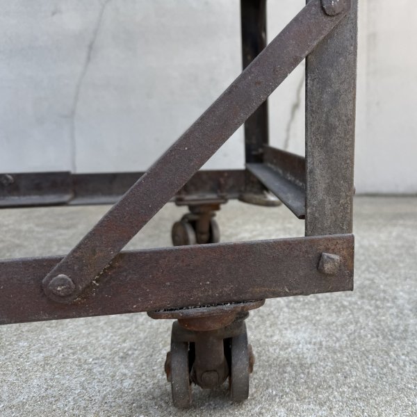 画像10: VINTAGE ANTIQUE SHOERACK ヴィンテージ アンティーク 棚 シューラック シュートロリー / インダストリアル 陳列棚 カート 家具 木製 ブラウン 店舗什器 アメリカ (10)