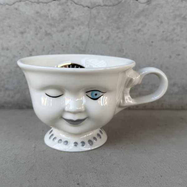 画像1: VINTAGE ANTIQUE BAILEYS HELEN HUNNT ヴィンテージ アンティーク ベイリーズ フェイスカップ ヘレンハント / コレクタブル オブジェ ティーカップ マグカップ ノベルティ 陶器 食器 雑貨 E (1)